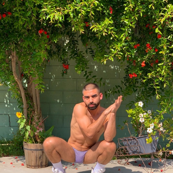 Meet your Posher, Luis - Picture 5 of 10